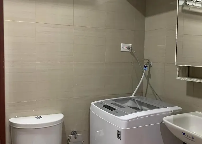 Posh 1 Bedroom Unit+ Netflix*wifi @ Shore 2 Apartment